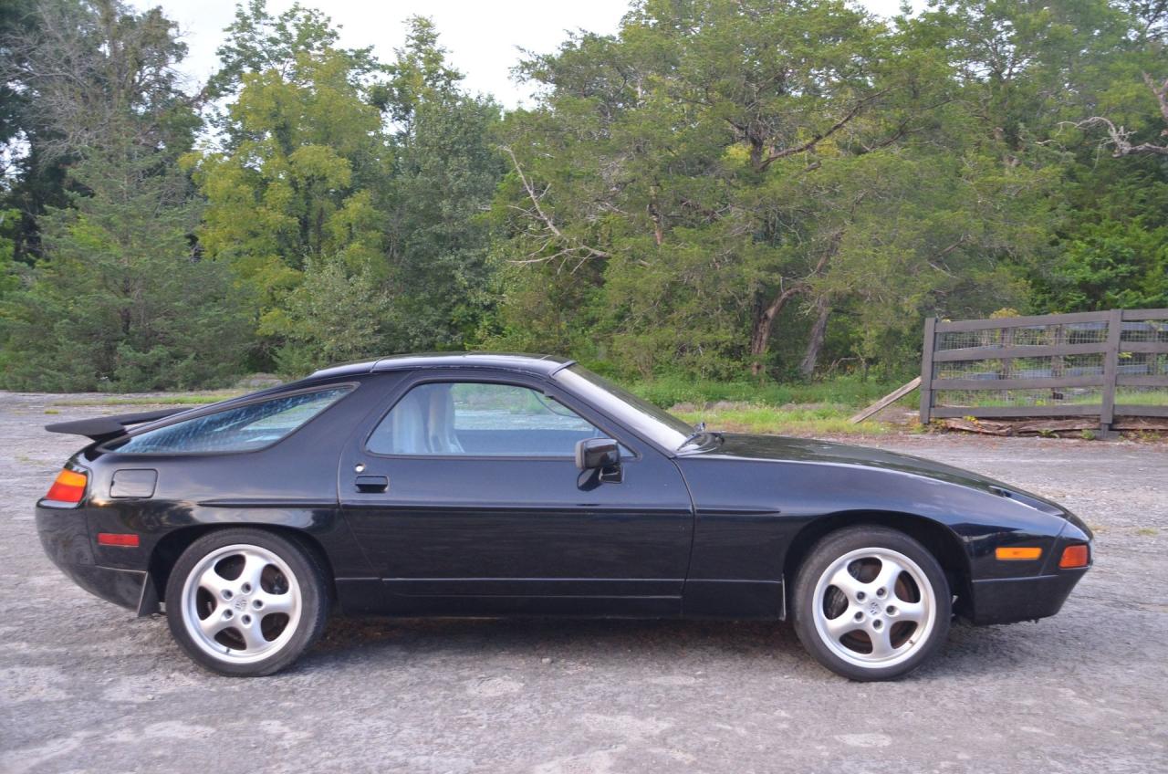 1987 Porsche 928 S4