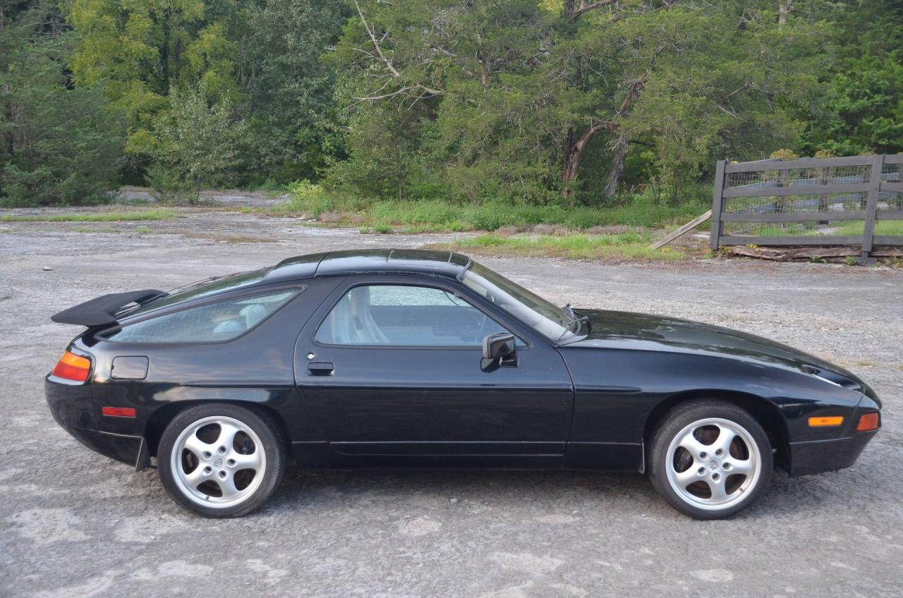1987 Porsche 928 S4