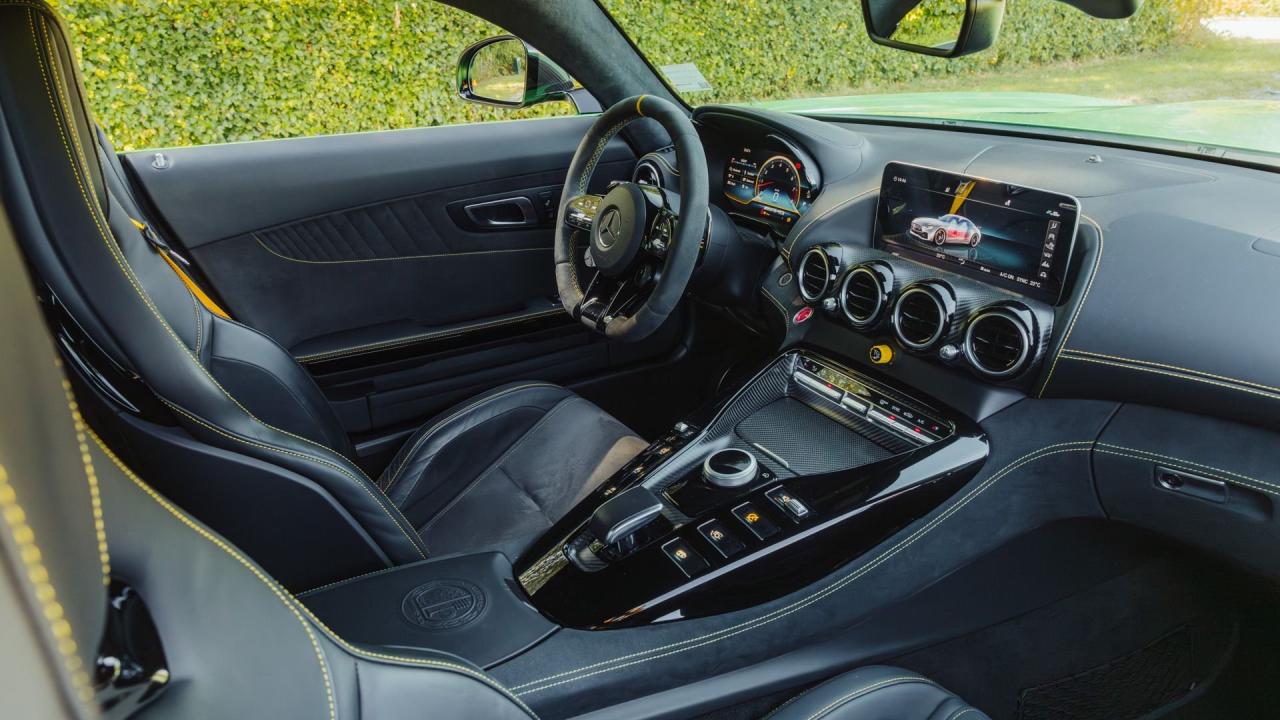 2022 Mercedes-AMG GT R