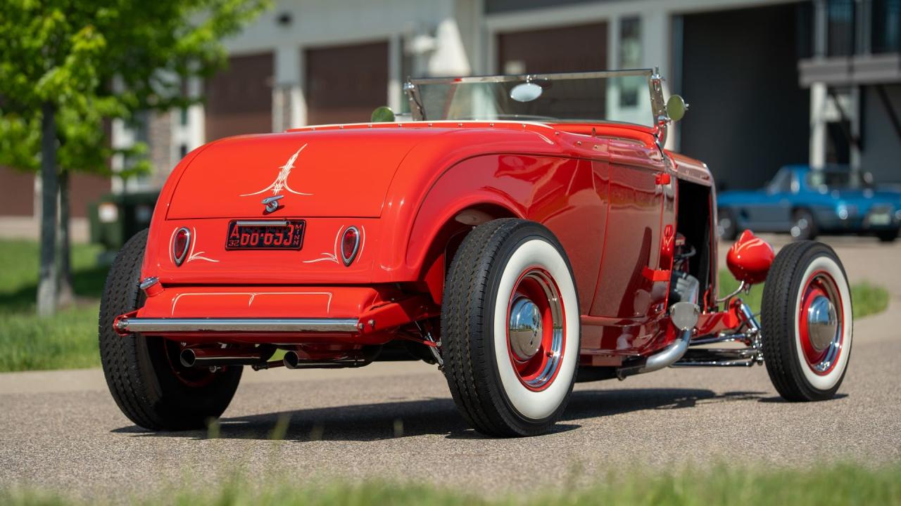 1932 Ford Hot Rod "High-Boy" Roadster