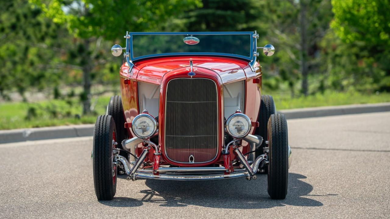 1932 Ford Hot Rod "High-Boy" Roadster
