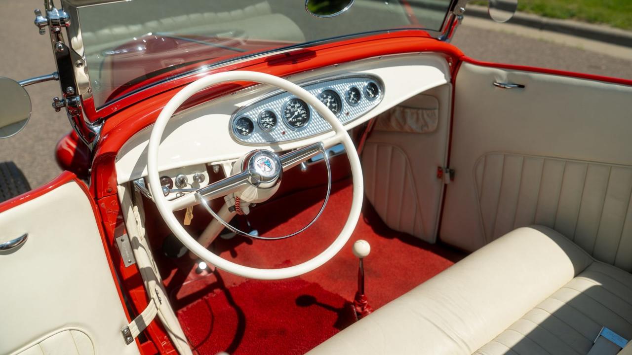 1932 Ford Hot Rod "High-Boy" Roadster