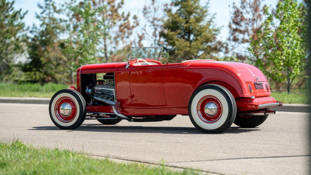 1932 Ford Hot Rod "High-Boy" Roadster