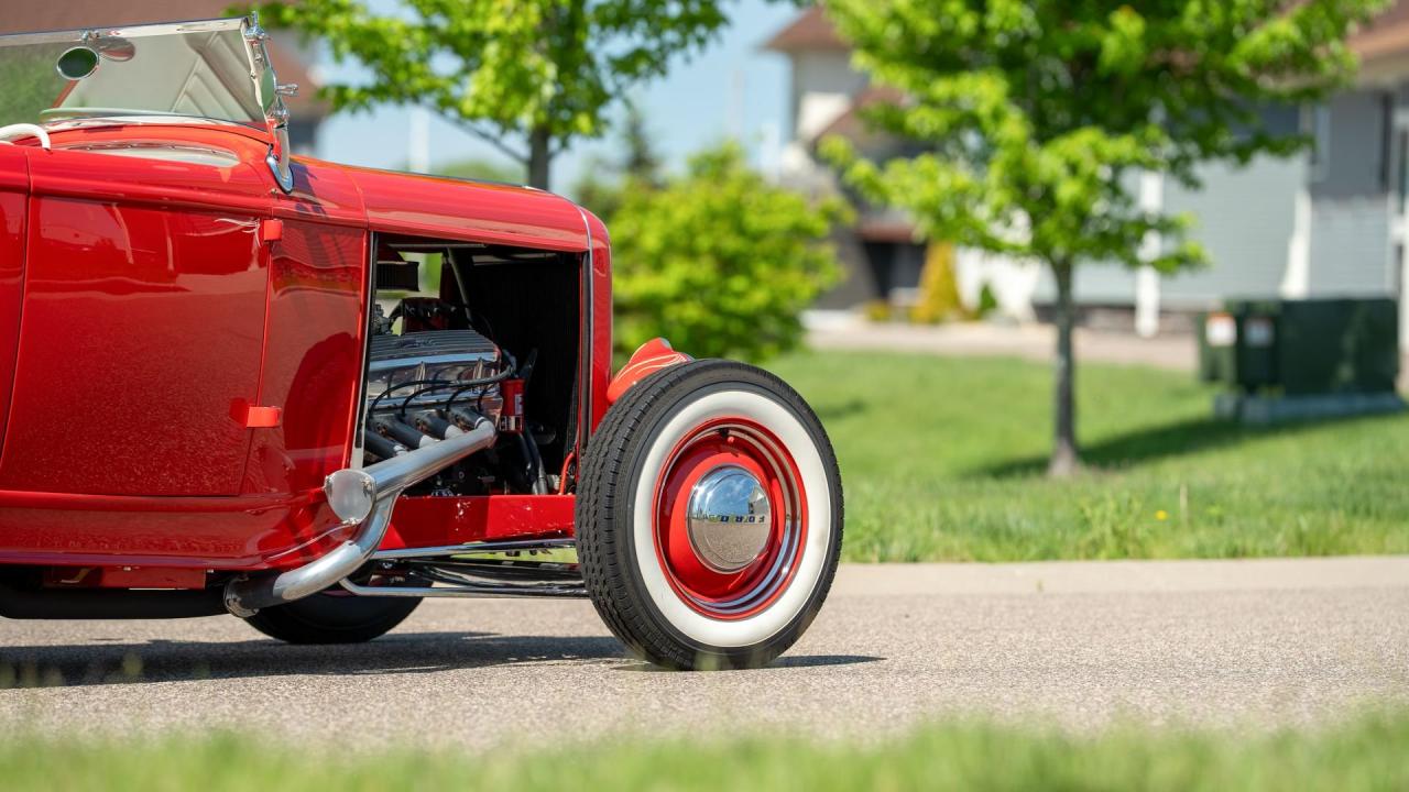 1932 Ford Hot Rod "High-Boy" Roadster