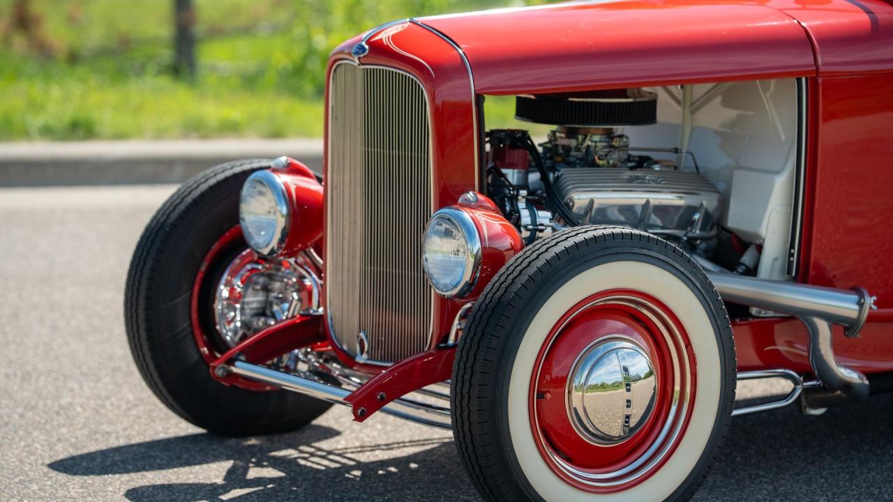 1932 Ford Hot Rod "High-Boy" Roadster