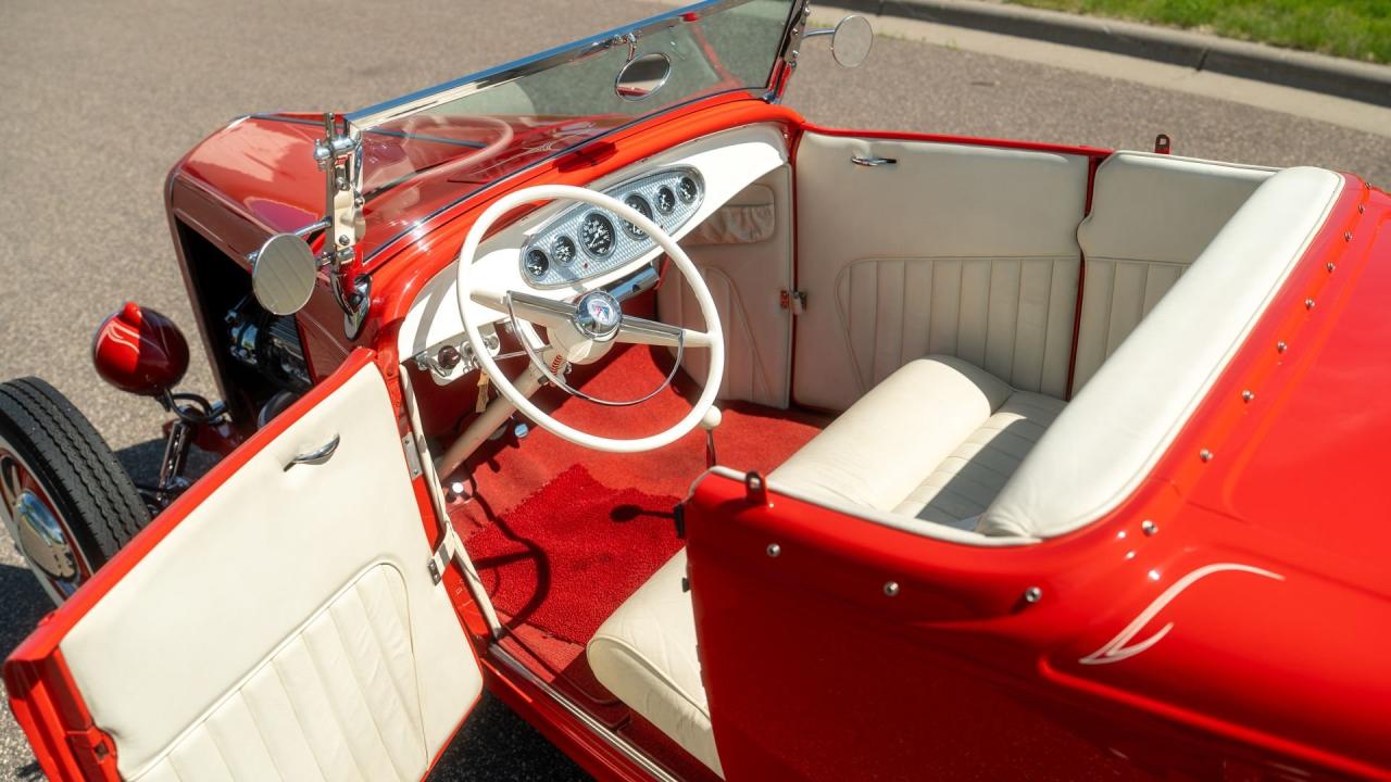 1932 Ford Hot Rod "High-Boy" Roadster