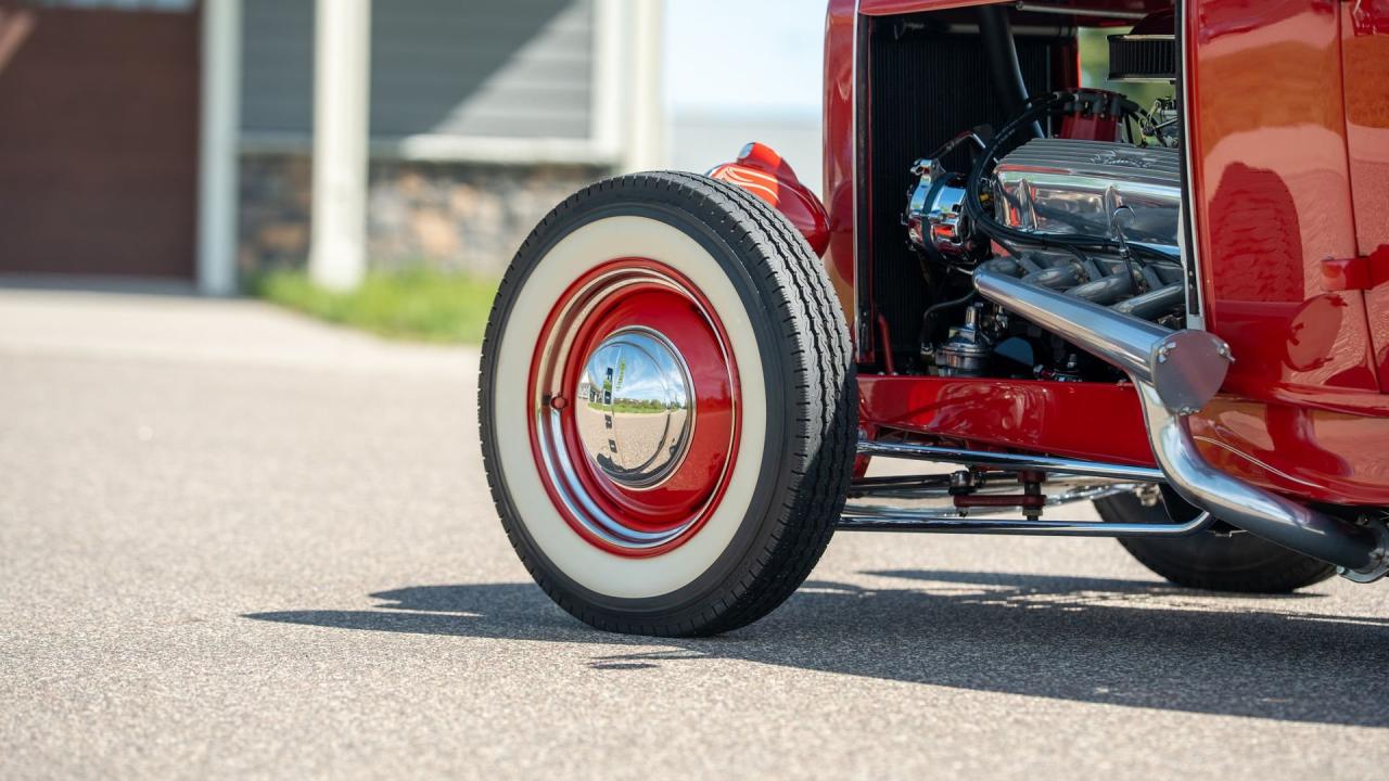 1932 Ford Hot Rod "High-Boy" Roadster