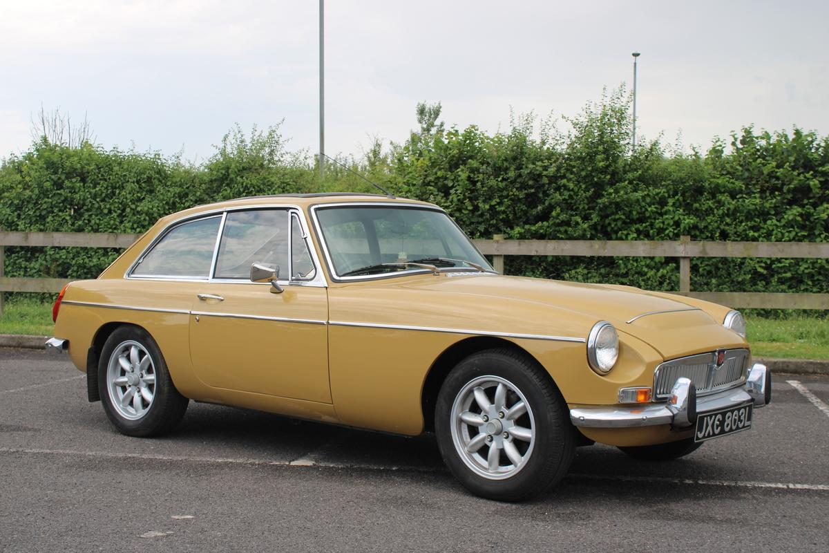 1972 MG B GT V8