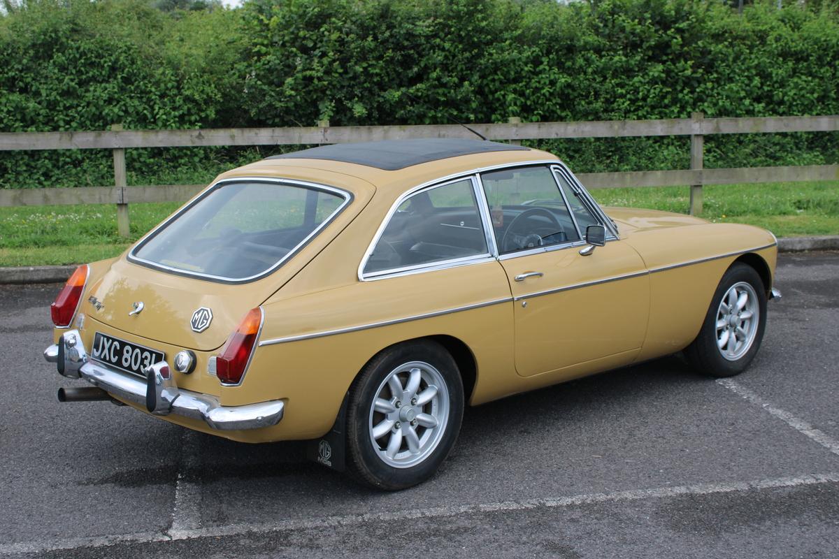 1972 MG B GT V8