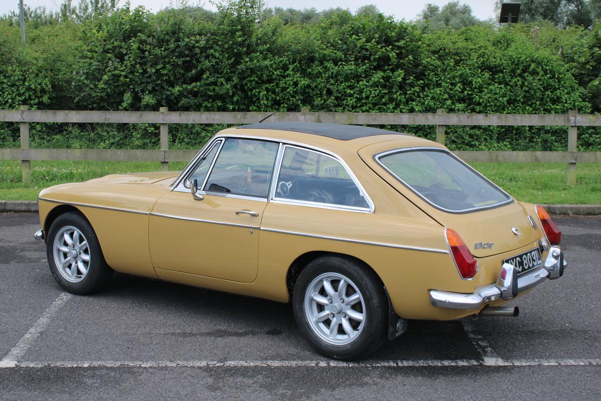 1972 MG B GT V8