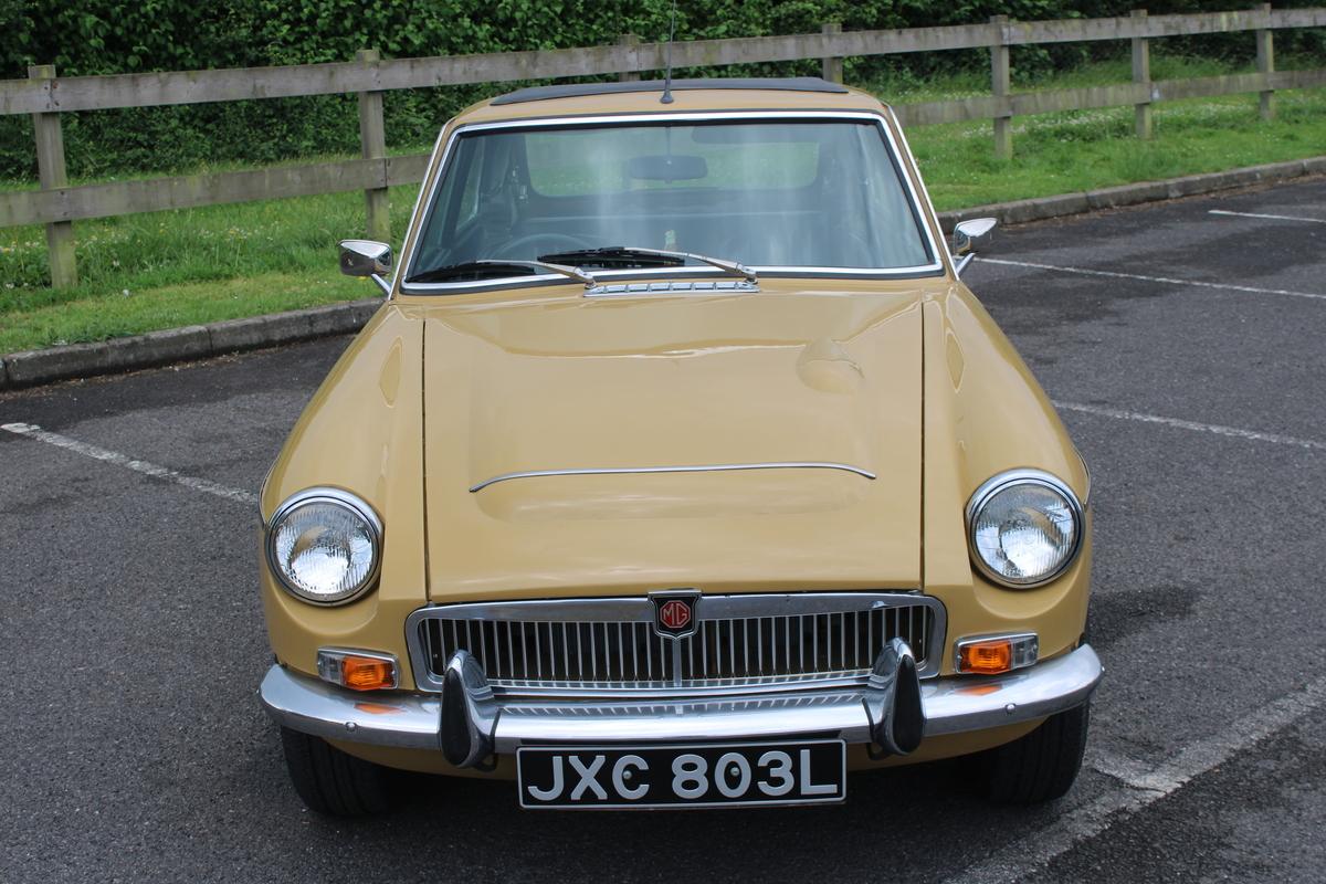 1972 MG B GT V8