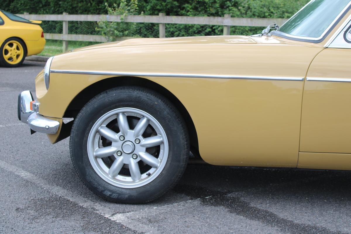 1972 MG B GT V8