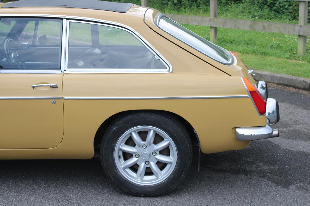 1972 MG B GT V8