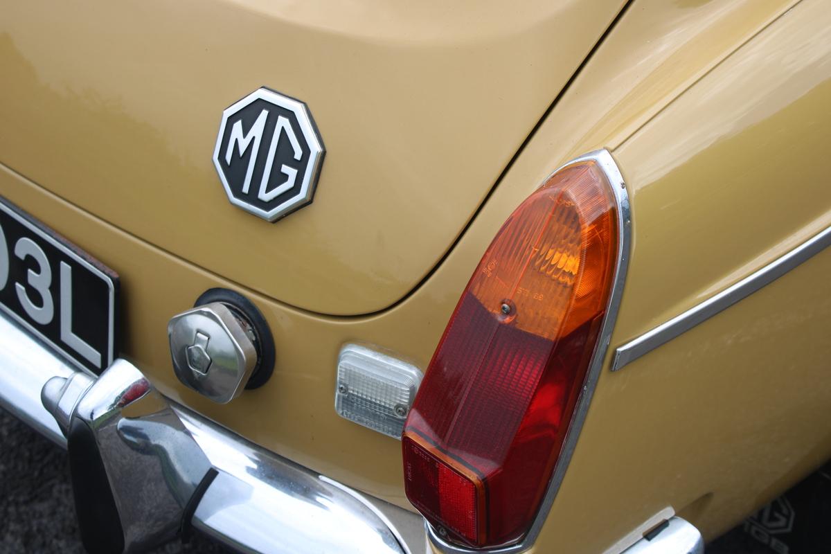1972 MG B GT V8