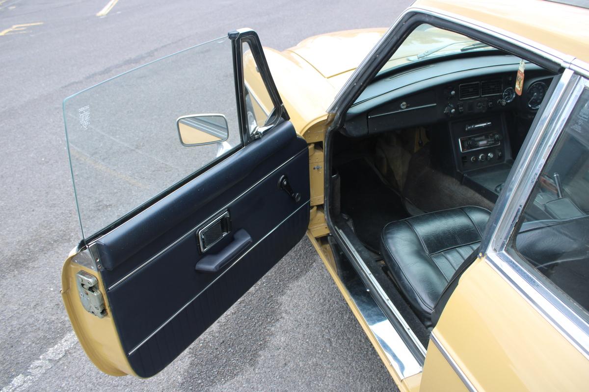 1972 MG B GT V8