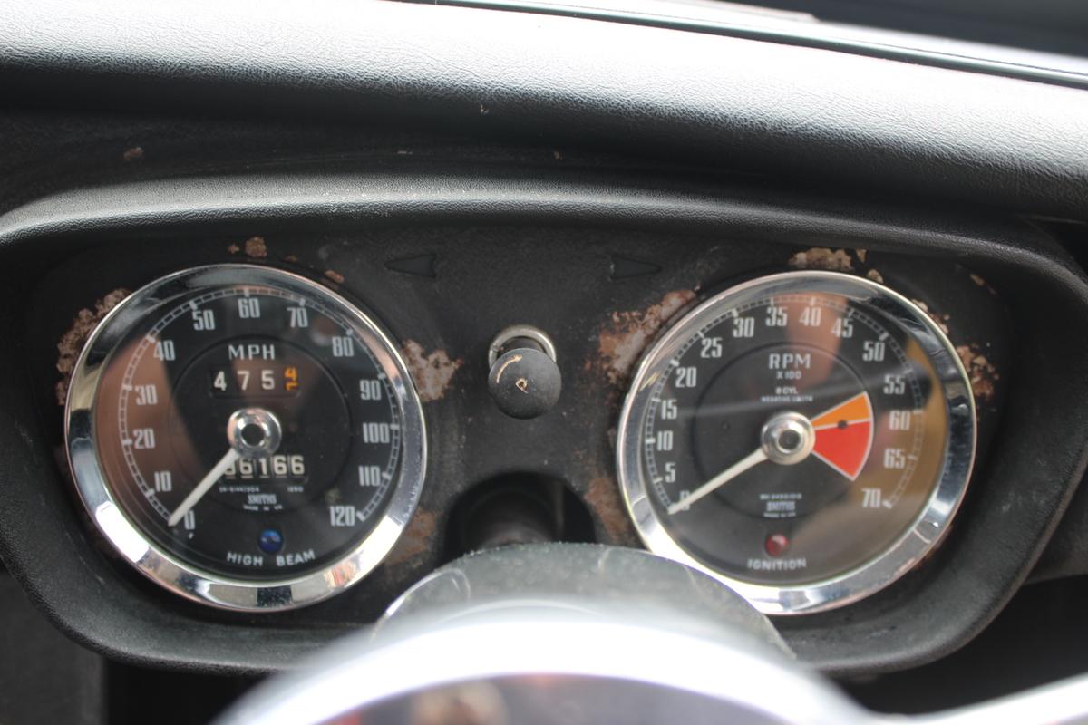 1972 MG B GT V8