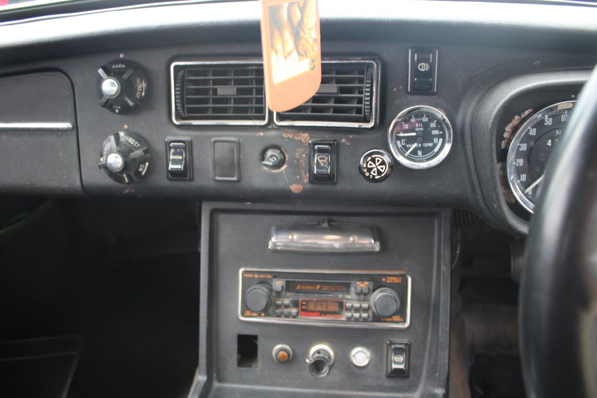 1972 MG B GT V8