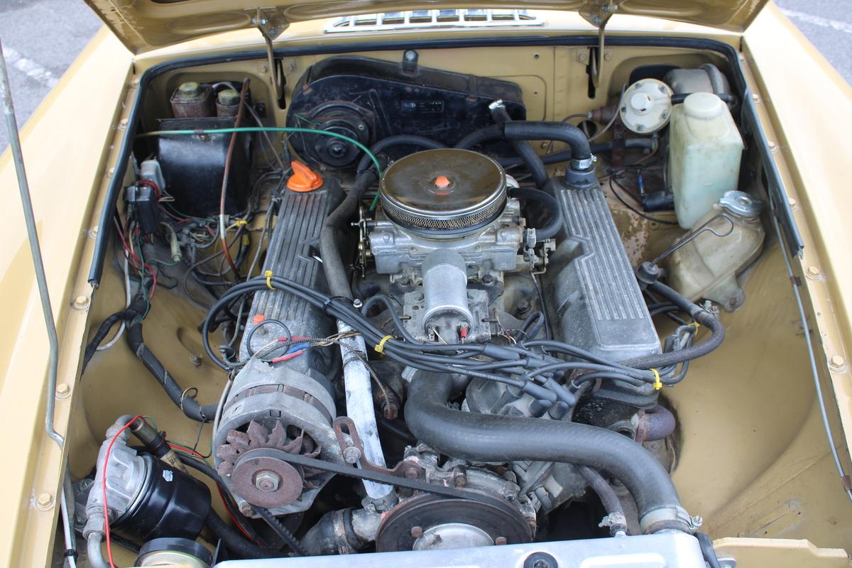 1972 MG B GT V8