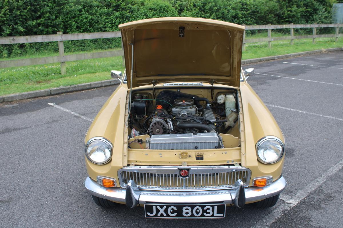 1972 MG B GT V8
