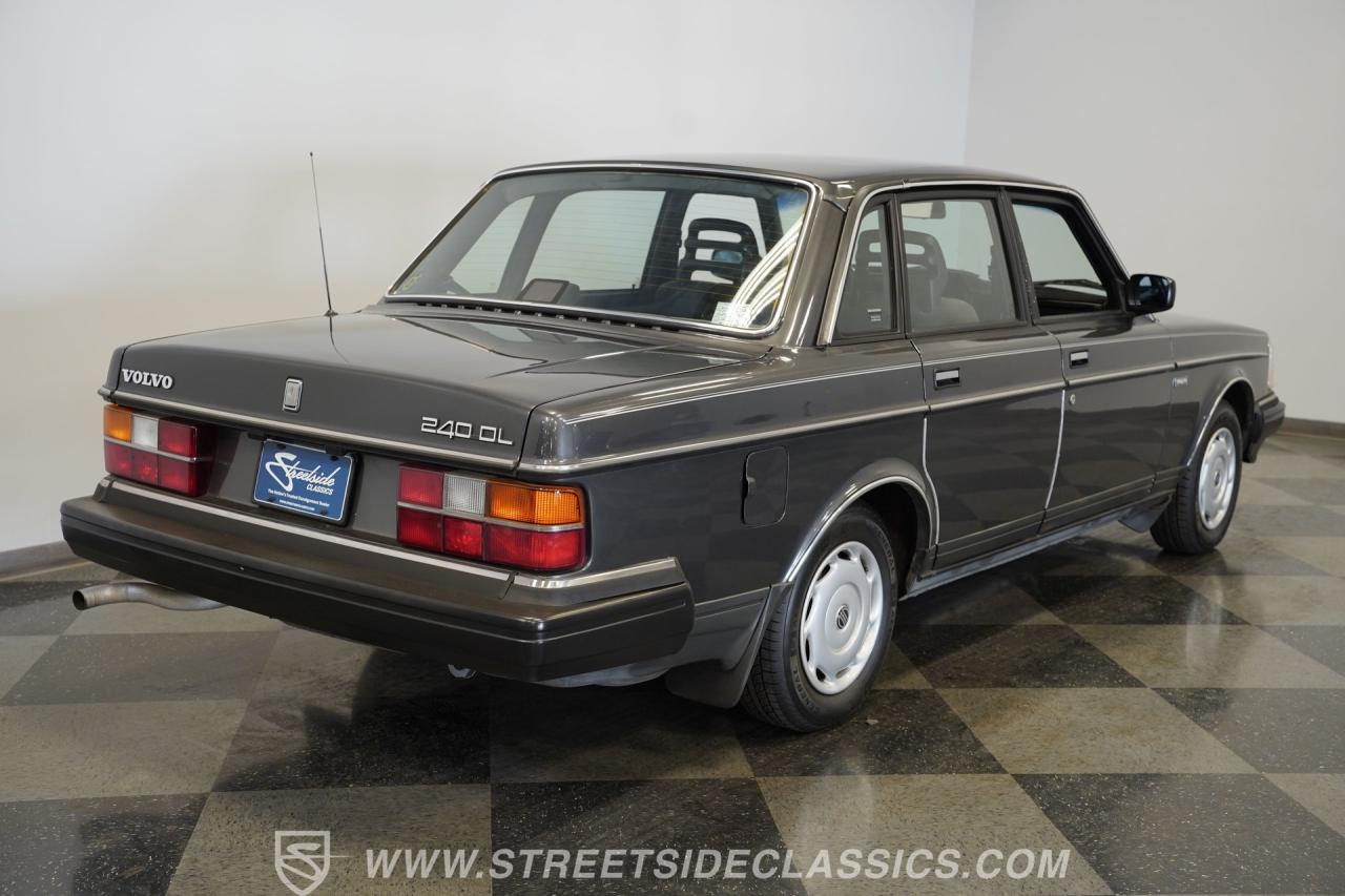 1988 Volvo 240DL