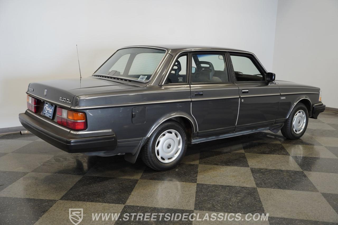 1988 Volvo 240DL