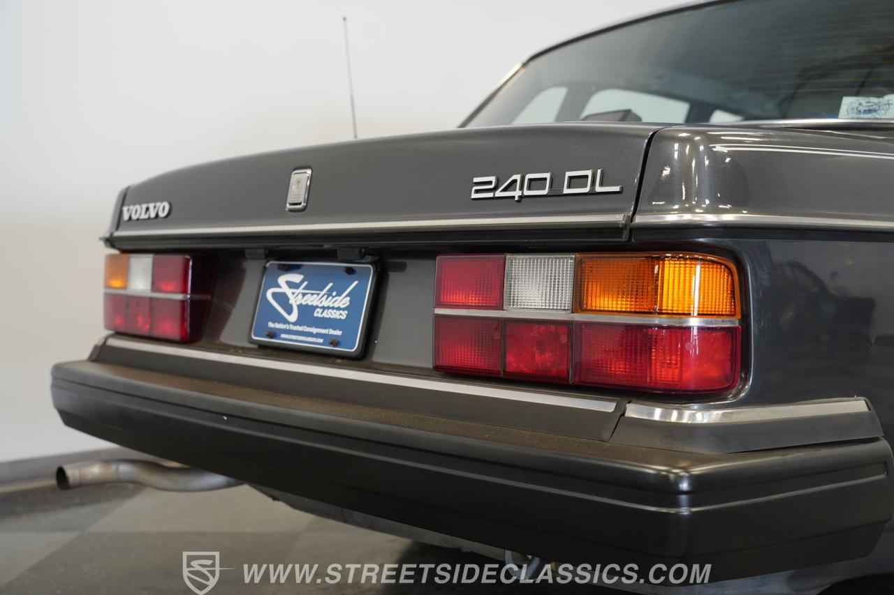 1988 Volvo 240DL
