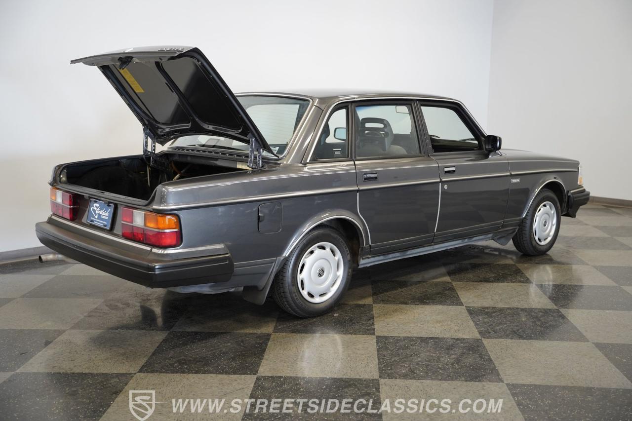 1988 Volvo 240DL