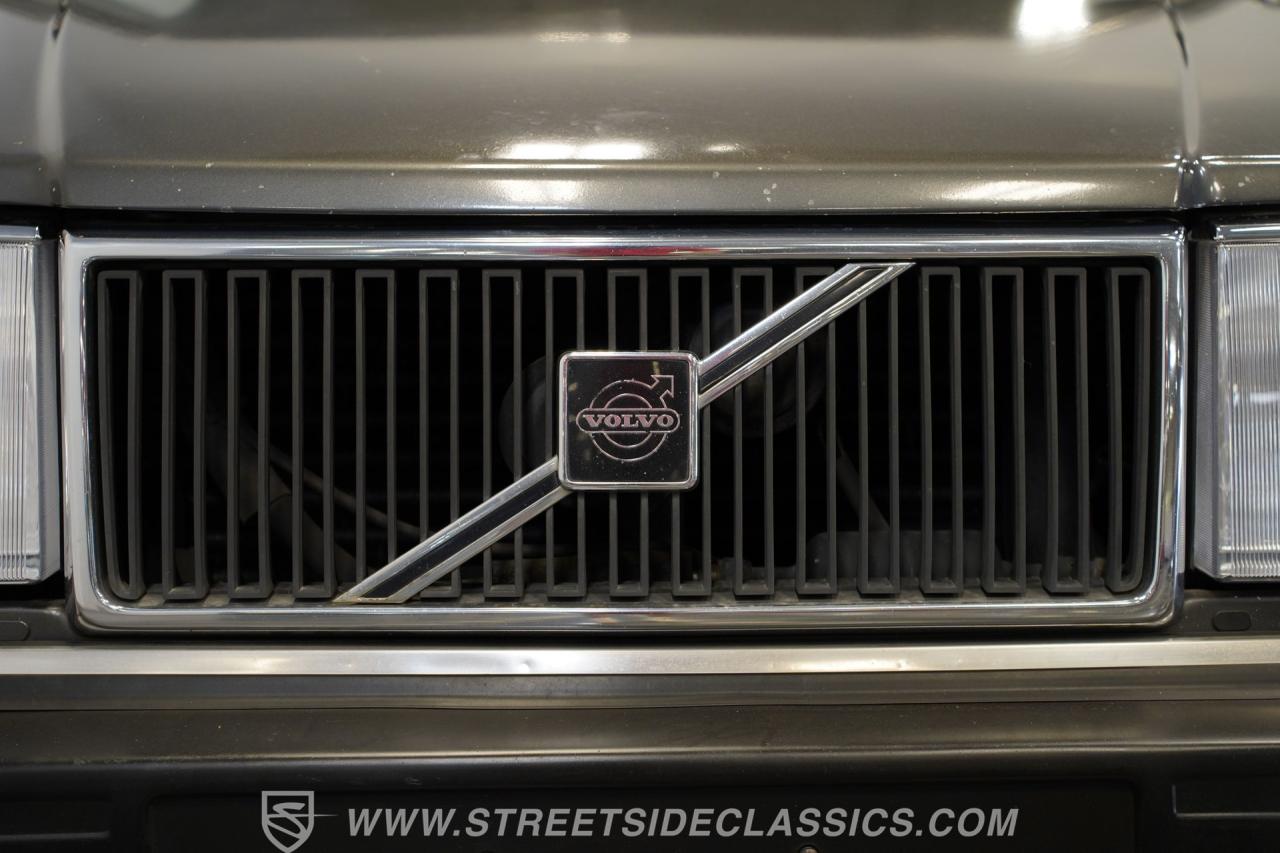 1988 Volvo 240DL