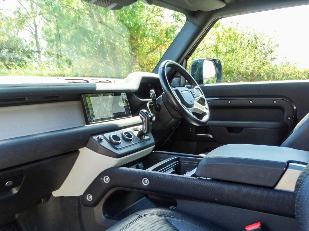 2021 Land Rover 3.0 D250 MHEV X-Dynamic S Auto 4WD Euro 6 (s/s) 3dr
