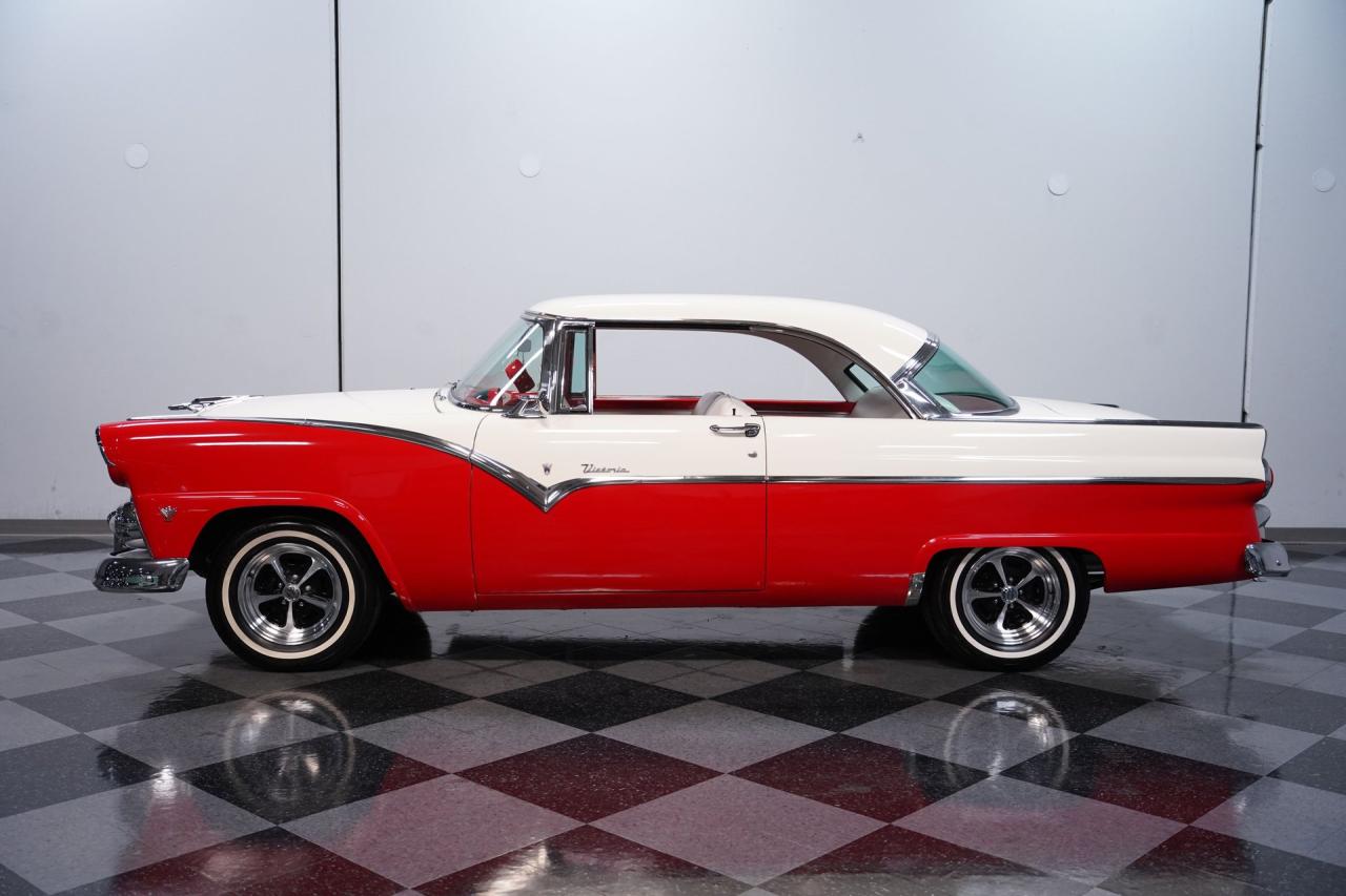 1955 Ford Fairlane Victoria