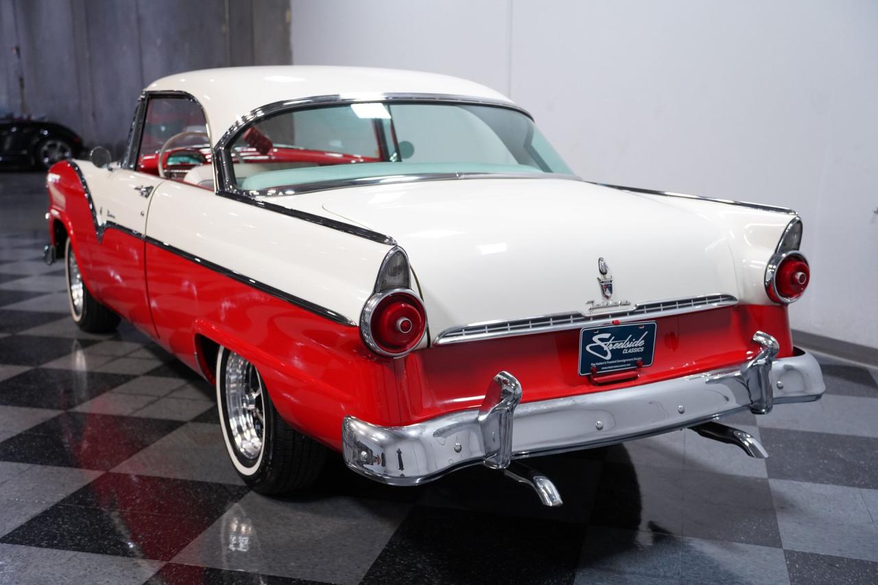 1955 Ford Fairlane Victoria