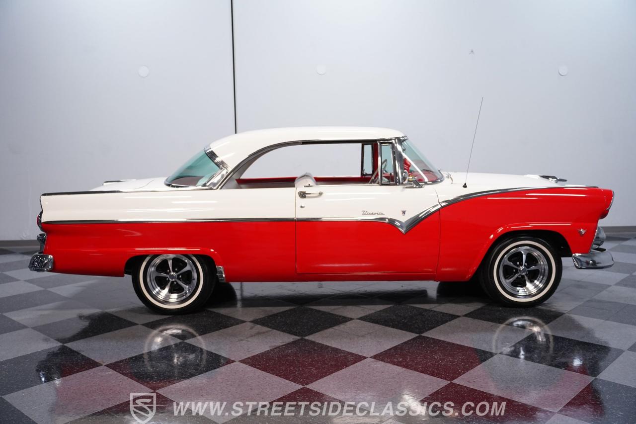 1955 Ford Fairlane Victoria