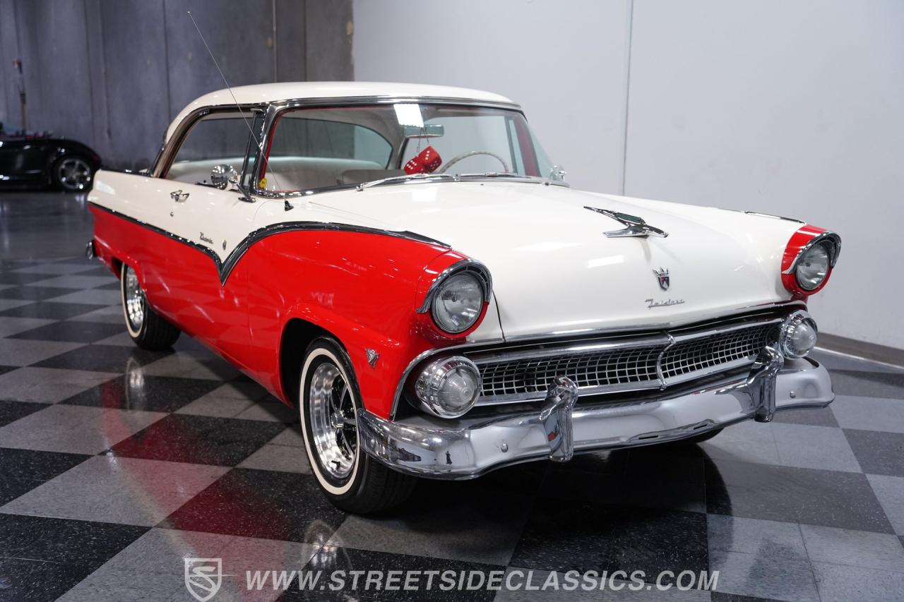 1955 Ford Fairlane Victoria