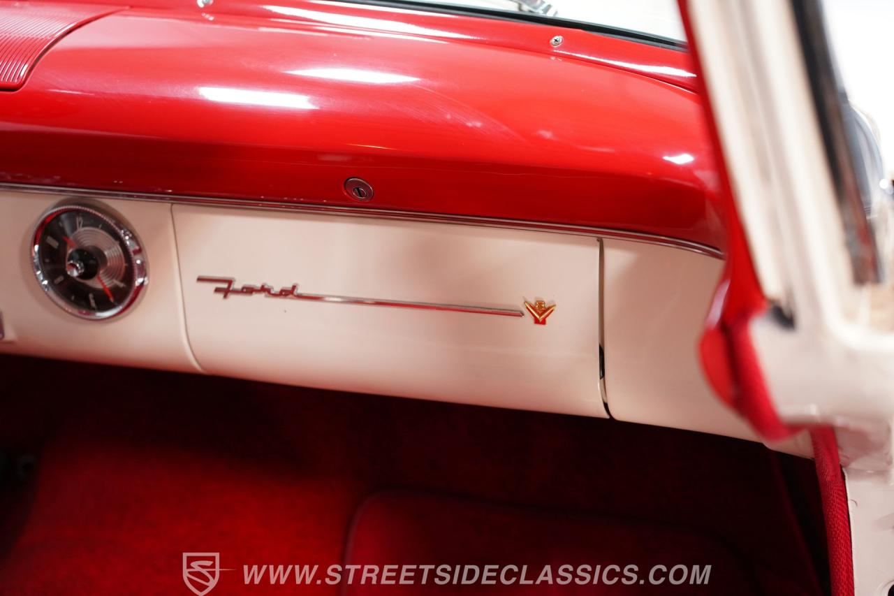 1955 Ford Fairlane Victoria
