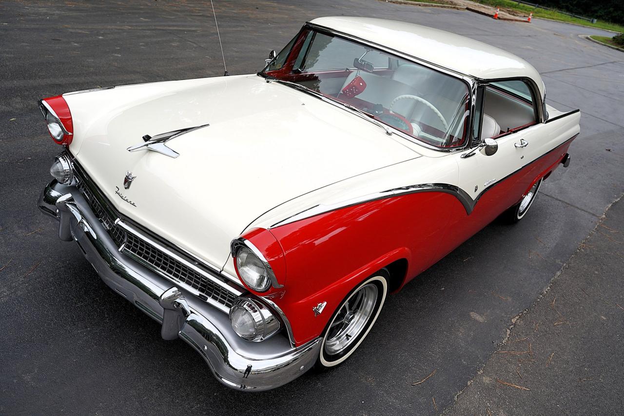 1955 Ford Fairlane Victoria