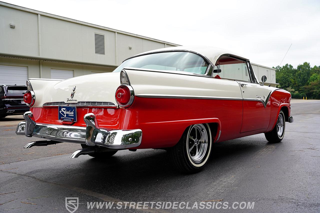 1955 Ford Fairlane Victoria