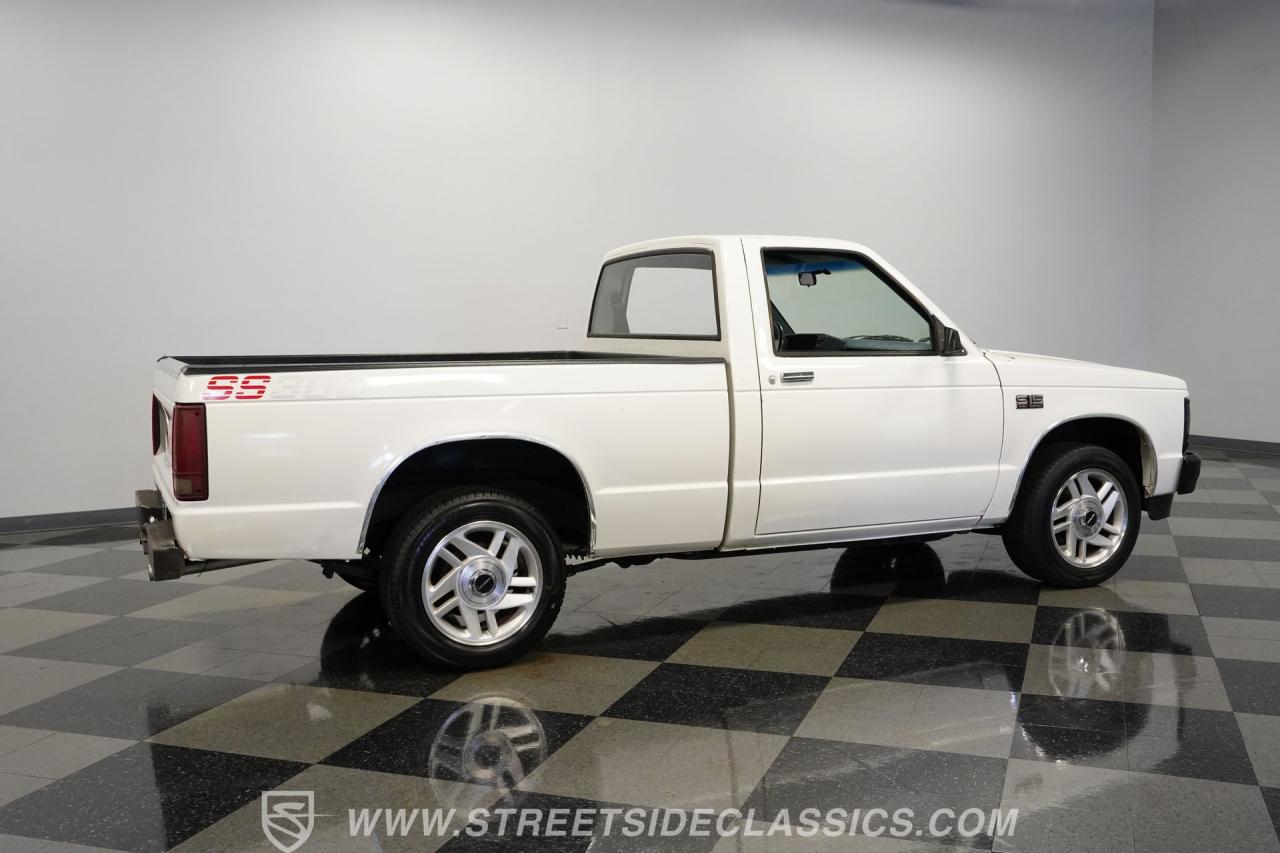 1989 GMC S15 V8 Restomod