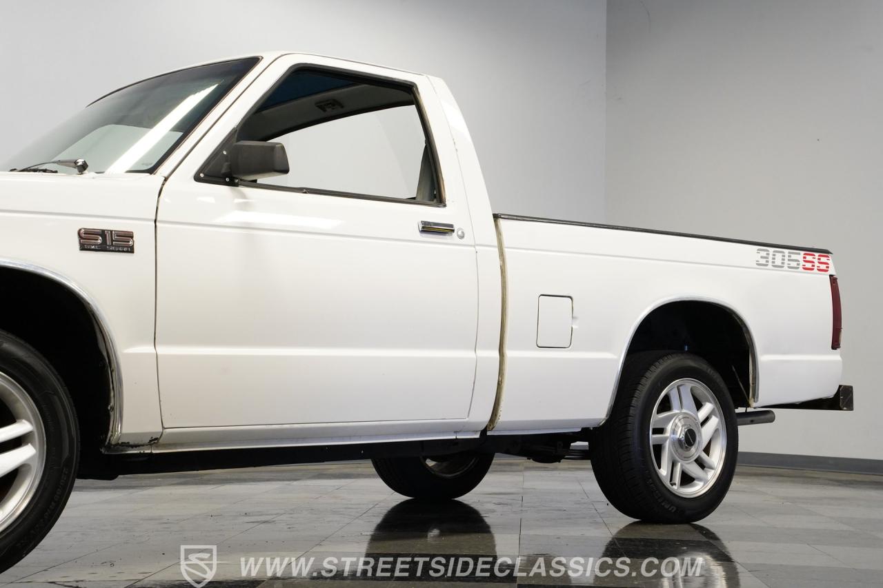 1989 GMC S15 V8 Restomod