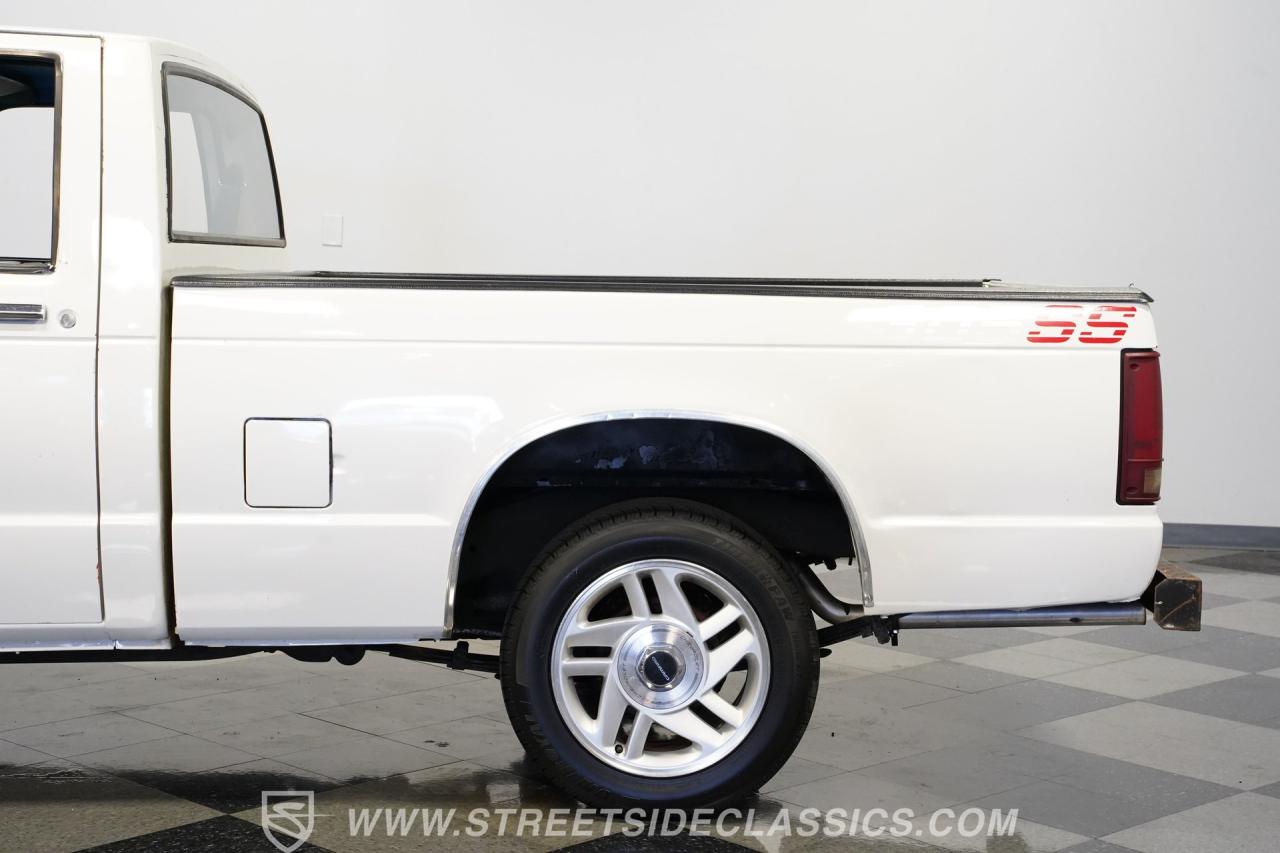 1989 GMC S15 V8 Restomod