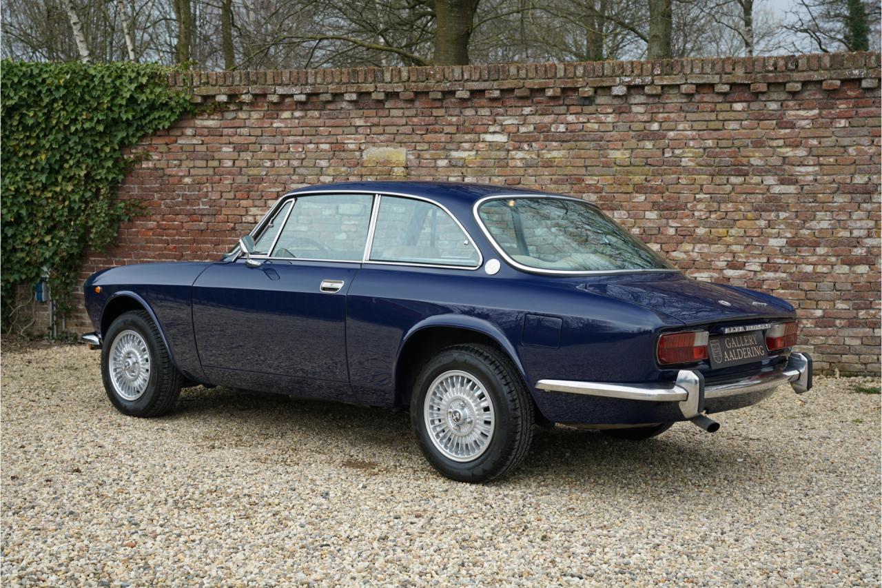 1974 Alfa Romeo GTV 2000 Bertone &ldquo;Blu Ollandese over Naturale&rdquo;