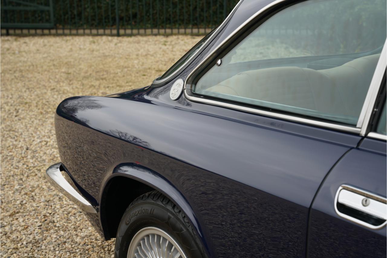 1974 Alfa Romeo GTV 2000 Bertone &ldquo;Blu Ollandese over Naturale&rdquo;