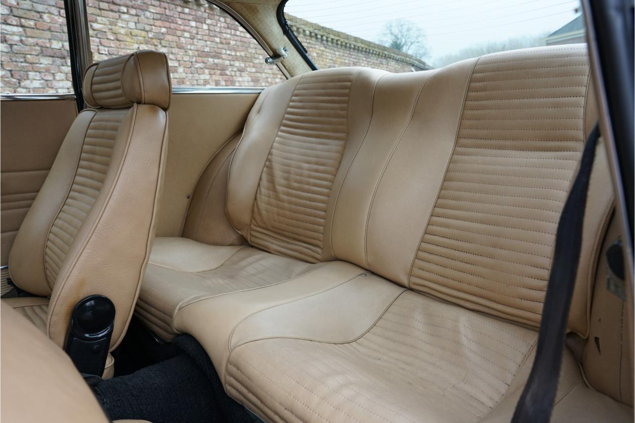 1974 Alfa Romeo GTV 2000 Bertone &ldquo;Blu Ollandese over Naturale&rdquo;