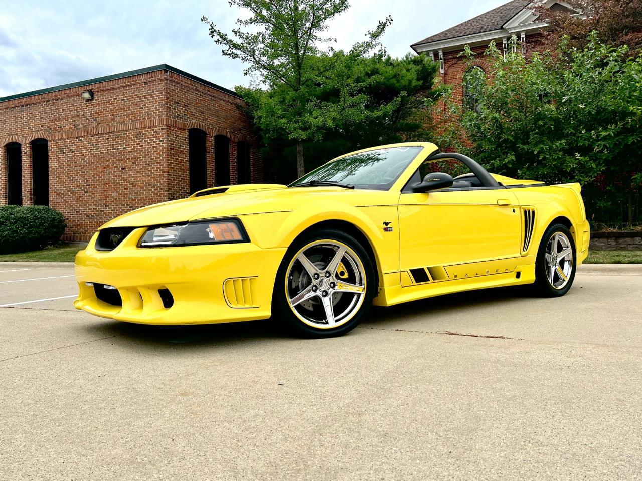 2002 Ford Saleen Mustang