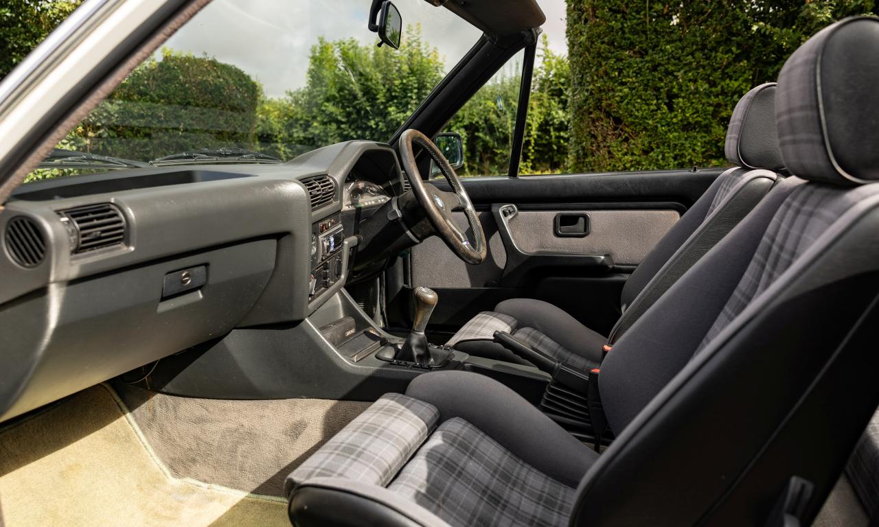 1990 BMW E30 325i Cabriolet