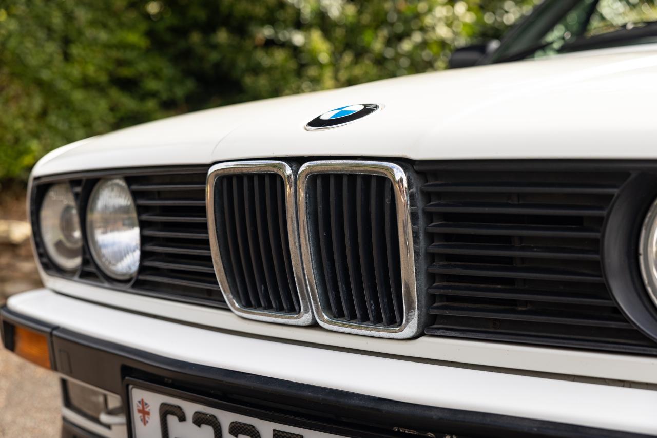 1990 BMW E30 325i Cabriolet