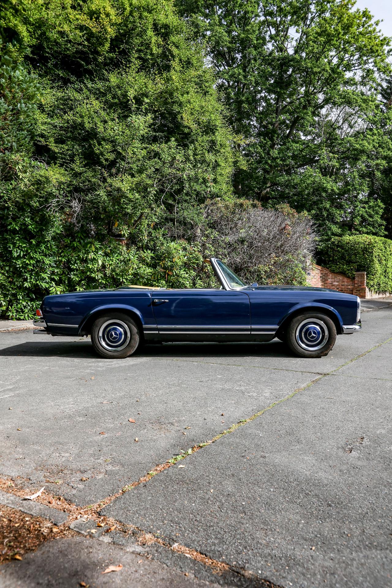 1966 Mercedes - Benz 230 SL Pagoda