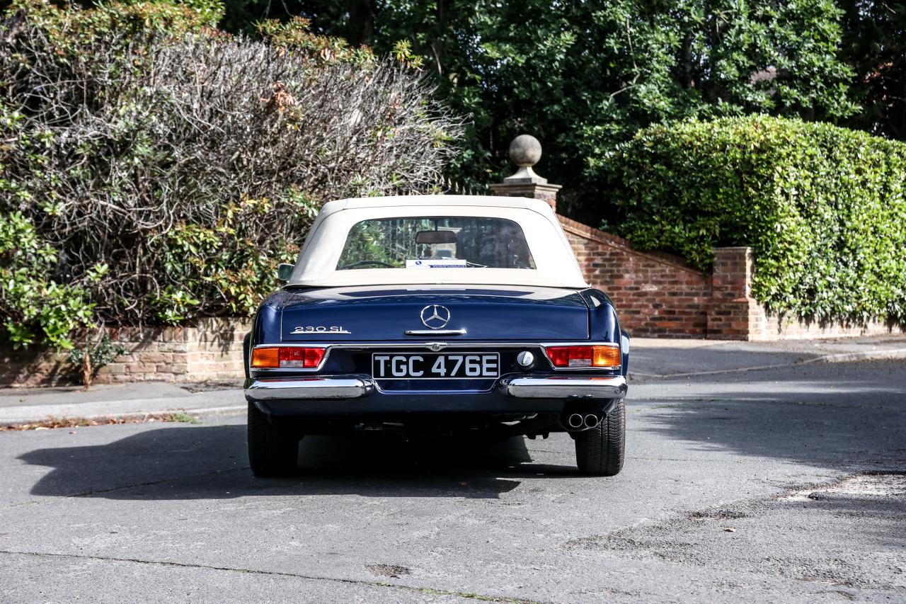 1966 Mercedes - Benz 230 SL Pagoda