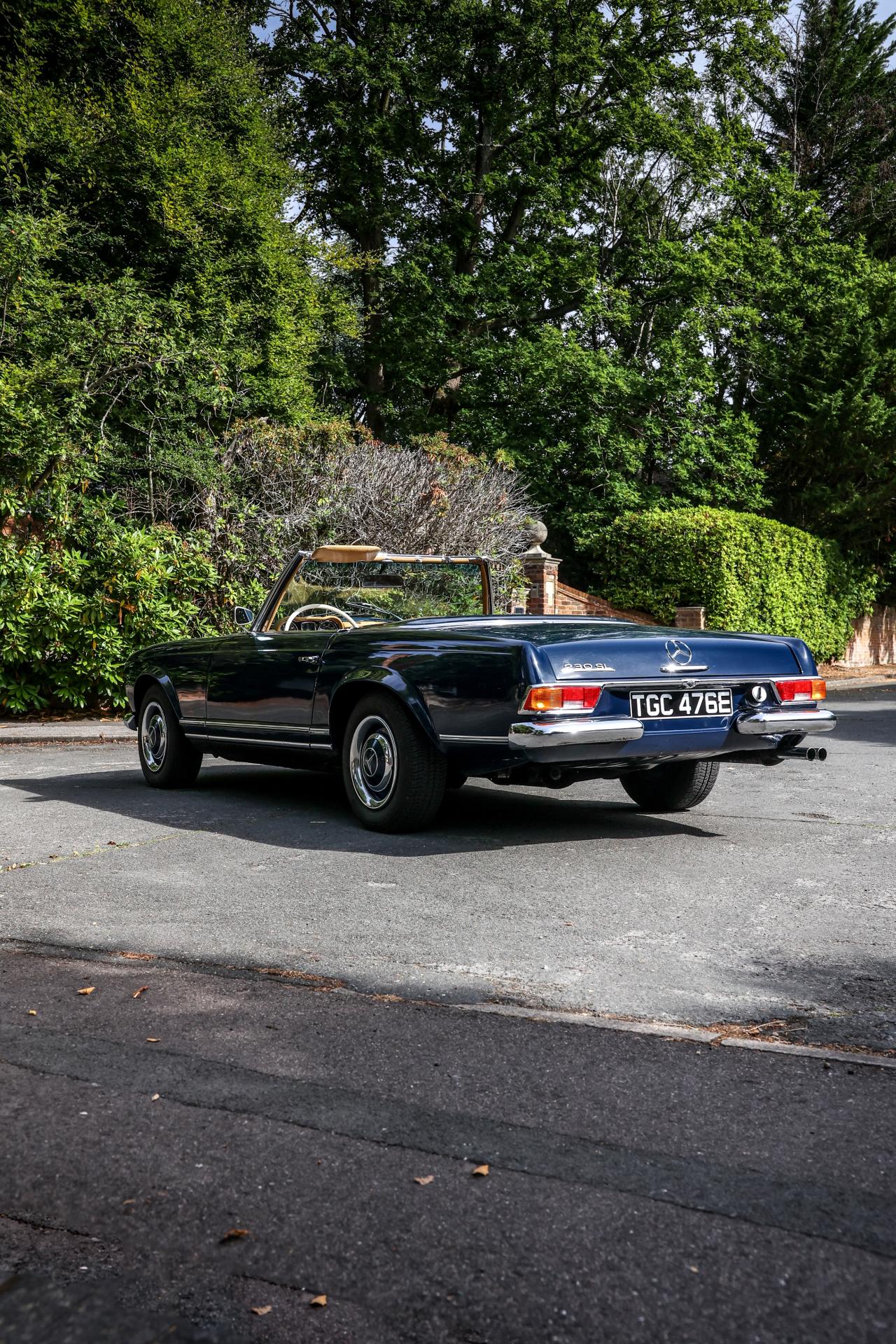 1966 Mercedes - Benz 230 SL Pagoda