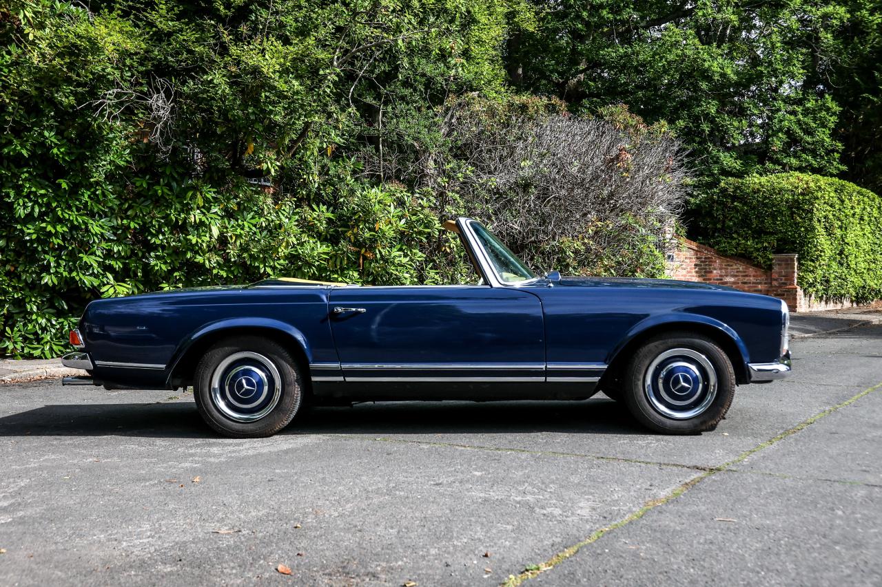 1966 Mercedes - Benz 230 SL Pagoda