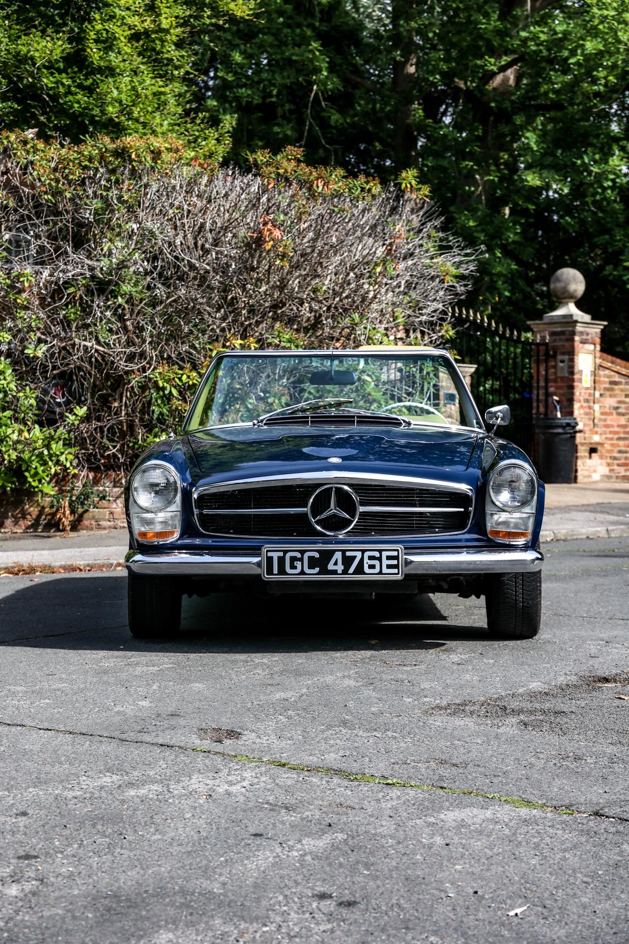1966 Mercedes - Benz 230 SL Pagoda